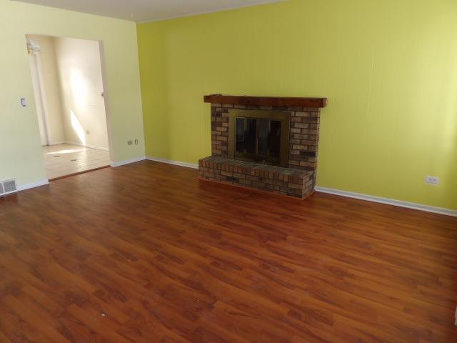 10 Devonshire Cir, Elgin, IL 60123 photo 4