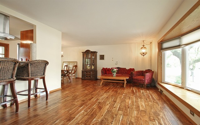 486 Munroe Cir, Des Plaines, IL 60016 photo 2