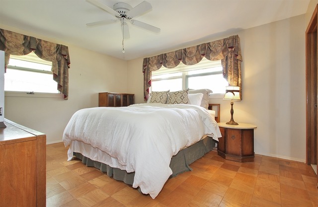 486 Munroe Cir, Des Plaines, IL 60016 photo 6