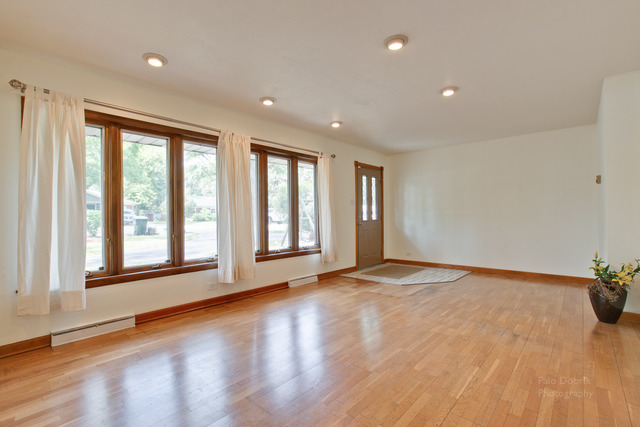 809 Wedel Ln, Glenview, IL 60025 photo 2