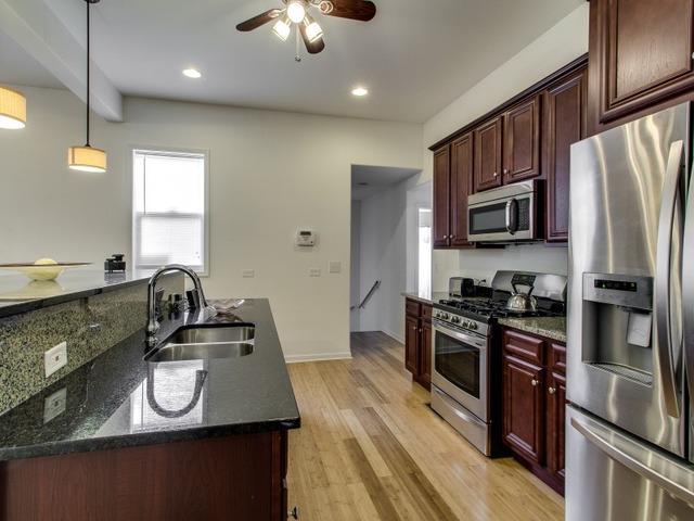 5403 W Rice St, Chicago, IL 60651 photo 8