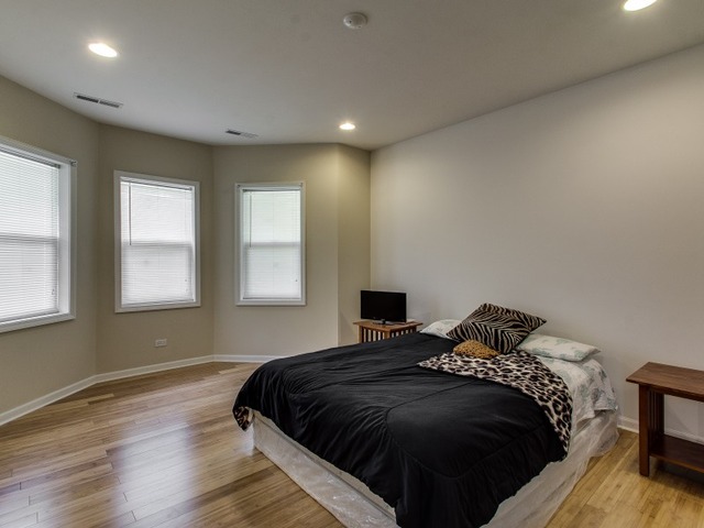 5403 W Rice St, Chicago, IL 60651 photo 9
