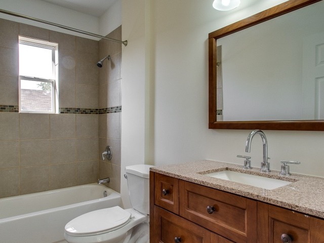 5403 W Rice St, Chicago, IL 60651 photo 14