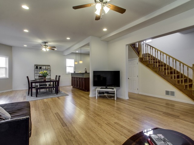 5403 W Rice St, Chicago, IL 60651 photo 4