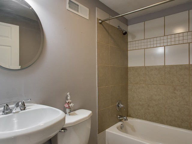 5403 W Rice St, Chicago, IL 60651 photo 21