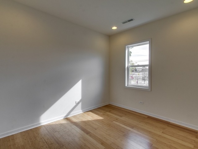 5403 W Rice St, Chicago, IL 60651 photo 15