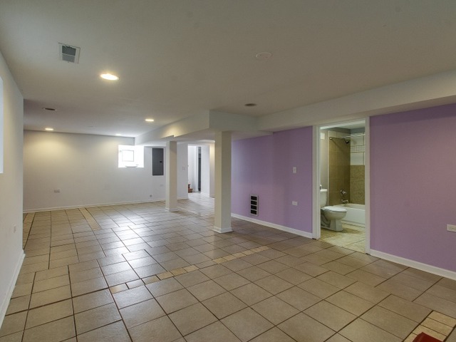 5403 W Rice St, Chicago, IL 60651 photo 19