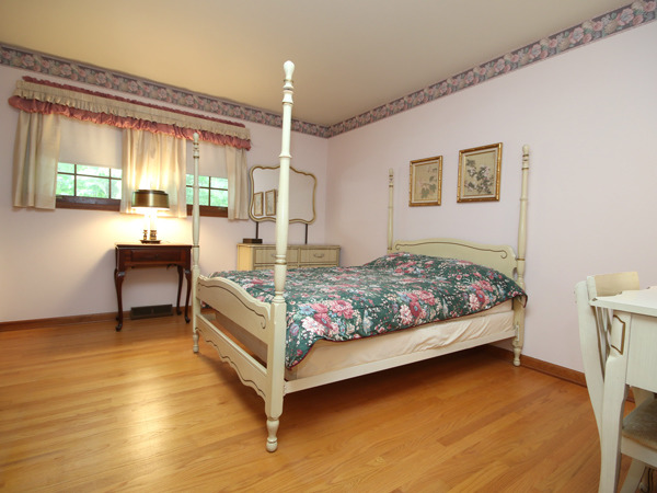 2 S361 Seneca Rd, Wheaton, IL 60189 photo 16