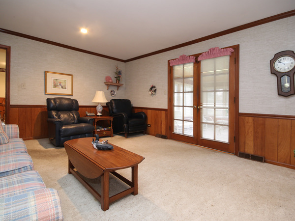 2 S361 Seneca Rd, Wheaton, IL 60189 photo 12