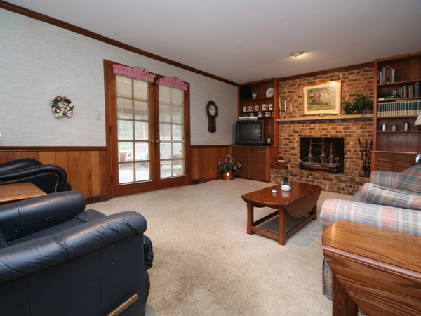 2 S361 Seneca Rd, Wheaton, IL 60189 photo 11