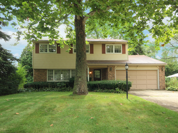 2 S361 Seneca Rd, Wheaton, IL 60189 photo 1