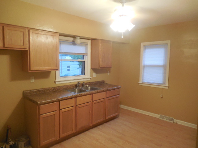 340 S Gordon Ave, Kankakee, IL 60901 photo 4
