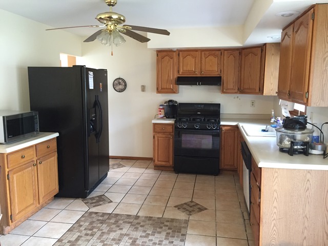 616 E Vanburen St, Marengo, IL 60152 photo 2