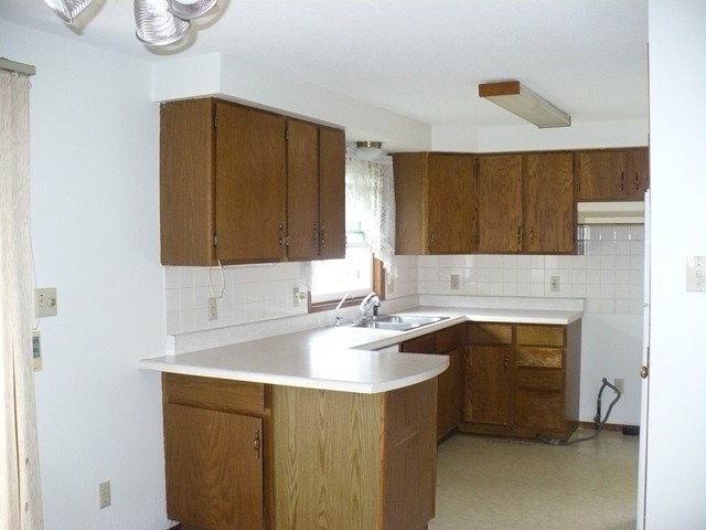 401 Erickson Gate, Lee, IL 60530 photo 3