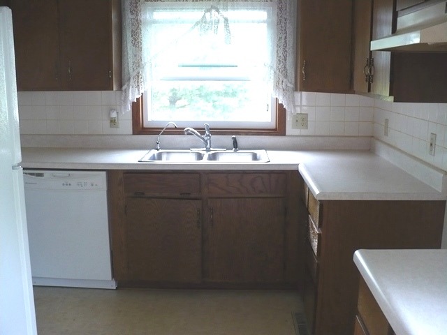 401 Erickson Gate, Lee, IL 60530 photo 4