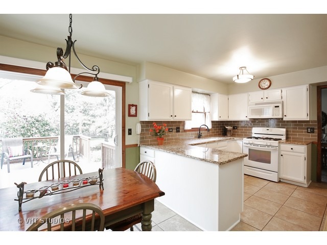 5700 Silent Brook Ln, Rolling Meadows, IL 60008 photo 4