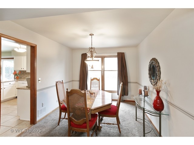 5700 Silent Brook Ln, Rolling Meadows, IL 60008 photo 5