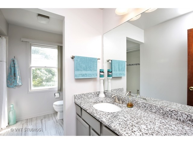 5700 Silent Brook Ln, Rolling Meadows, IL 60008 photo 12