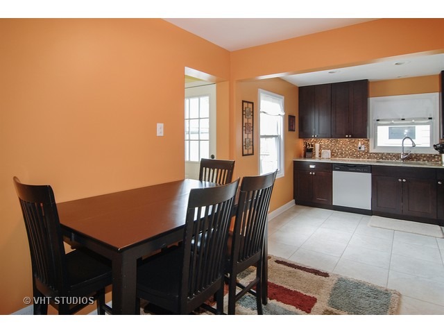 8637 45th St, Lyons, IL 60534 photo 4
