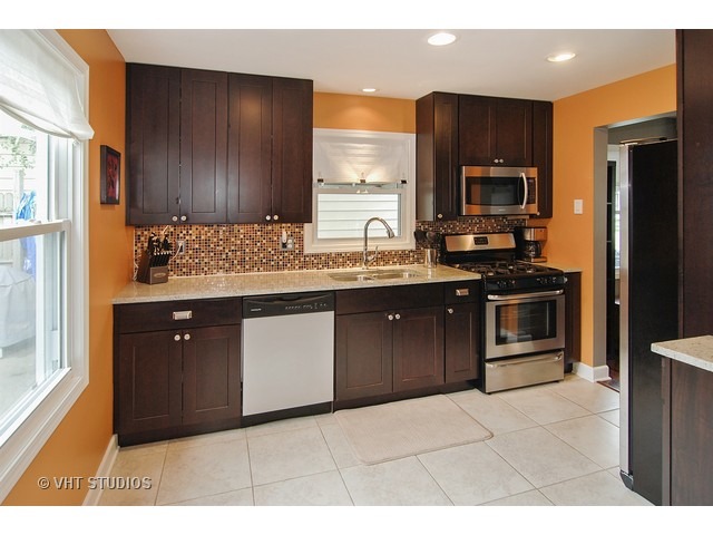 8637 45th St, Lyons, IL 60534 photo 3
