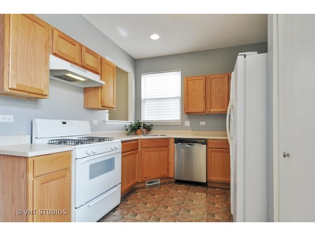 2092 Grayhawk Dr, Aurora, IL 60503 photo 3