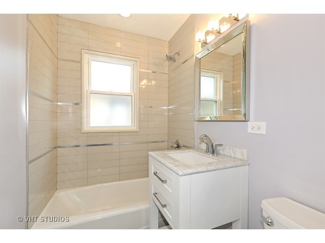 2097 Sherwin Ave, Des Plaines, IL 60018 photo 9