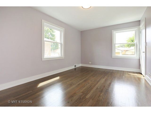 2097 Sherwin Ave, Des Plaines, IL 60018 photo 8