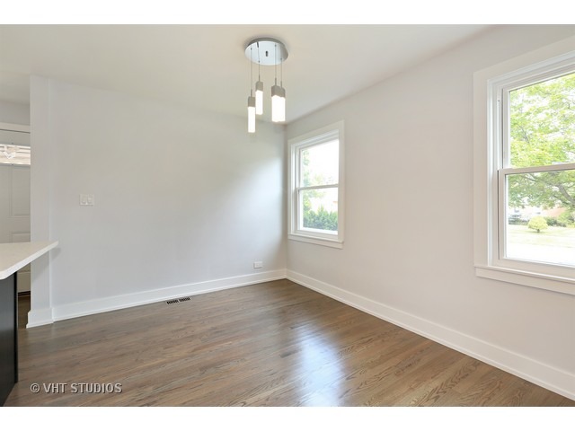 2097 Sherwin Ave, Des Plaines, IL 60018 photo 5