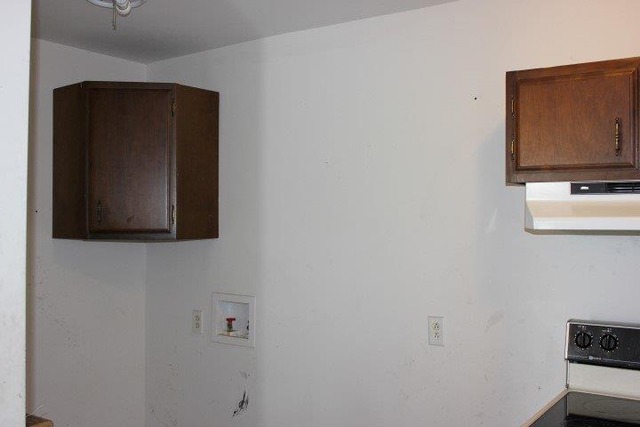710 E 5th St, Sterling, IL 61081 photo 2