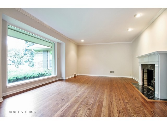 1000 Forestview Ln, Glenview, IL 60025 photo 2