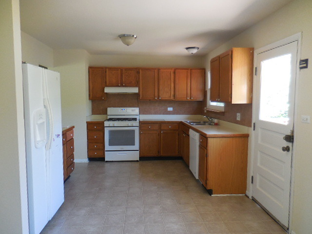1052 Valley Stream Dr, Wheeling, IL 60090 photo 6