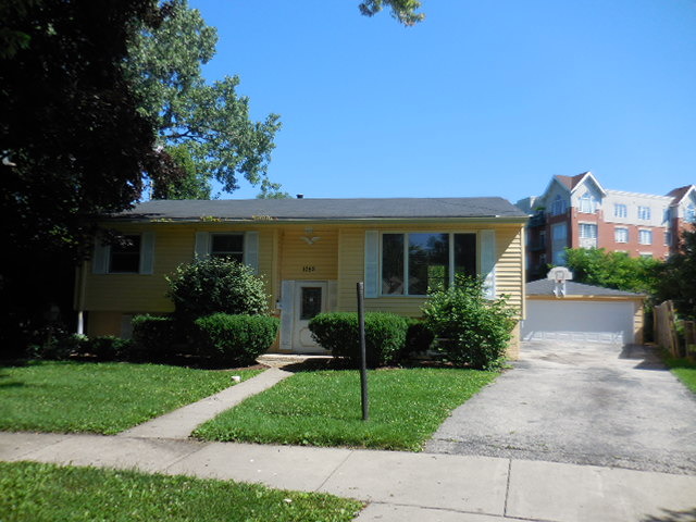 1052 Valley Stream Dr, Wheeling, IL 60090 photo 2