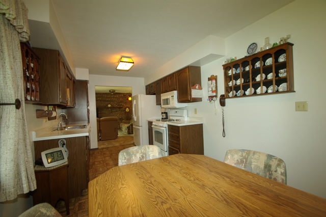 5731 Kelmor Dr, Roscoe, IL 61073 photo 4