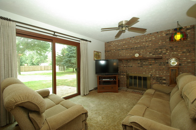5731 Kelmor Dr, Roscoe, IL 61073 photo 5