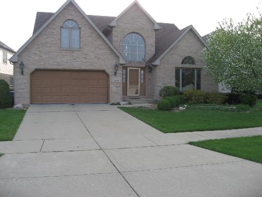 801 Kylemore Dr, Des Plaines, IL 60016 photo 1