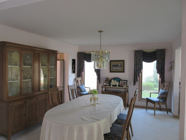 801 Kylemore Dr, Des Plaines, IL 60016 photo 3