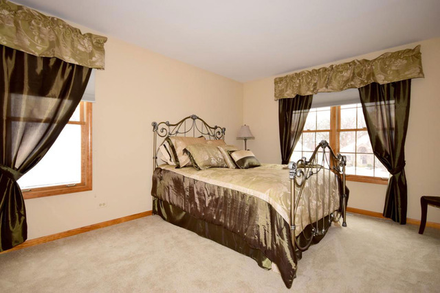 1192 Litchfield Ln, Bartlett, IL 60103 photo 16