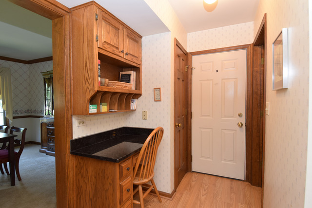 489 S Bartlett Rd, Bartlett, IL 60103 photo 5