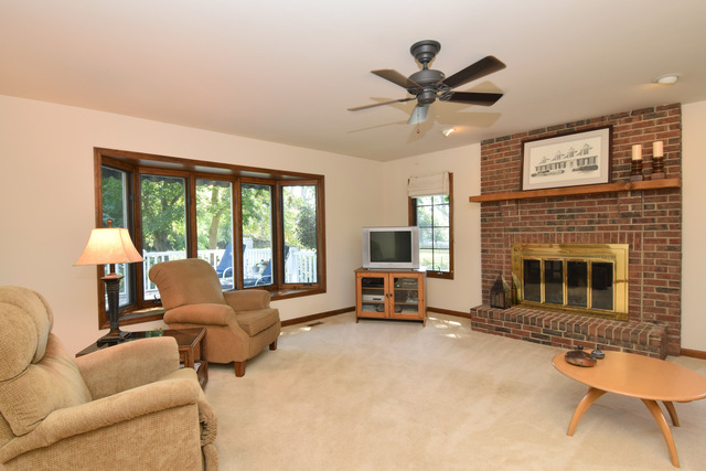 489 S Bartlett Rd, Bartlett, IL 60103 photo 8