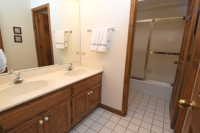 489 S Bartlett Rd, Bartlett, IL 60103 photo 17