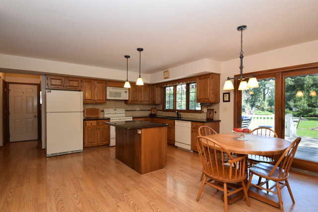 489 S Bartlett Rd, Bartlett, IL 60103 photo 7