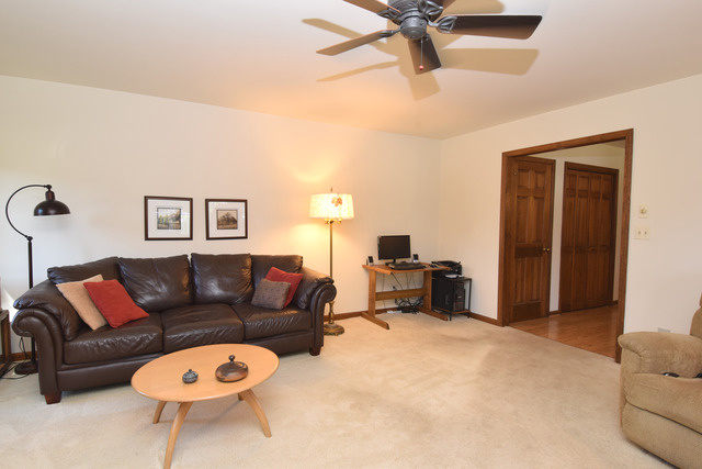 489 S Bartlett Rd, Bartlett, IL 60103 photo 9