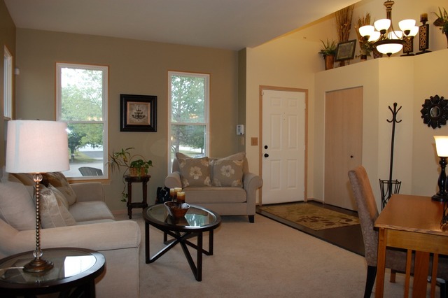 1126 Dorchester Ln, Bartlett, IL 60103 photo 2