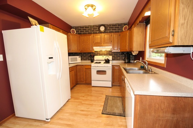 1613 Flower St, Mchenry, IL 60050 photo 4