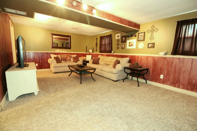 1613 Flower St, Mchenry, IL 60050 photo 17