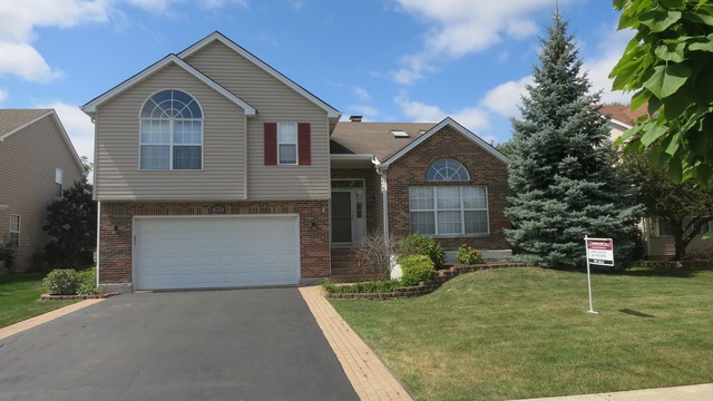 1014 Trillium Ln, Bartlett, IL 60103 photo 1