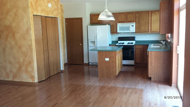 211 Edgewood Dr, Minooka, IL 60447 photo 6