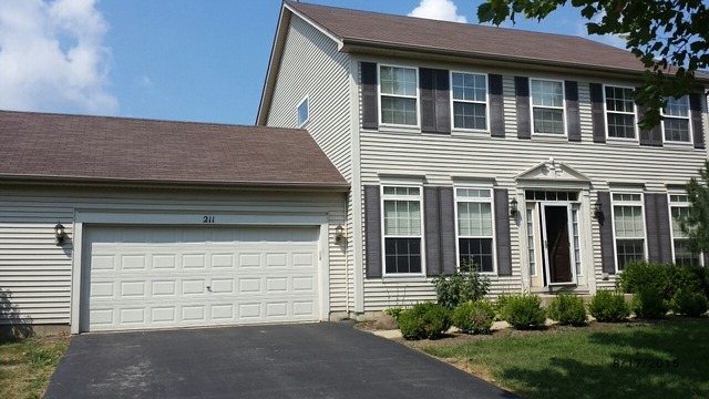 211 Edgewood Dr, Minooka, IL 60447 photo 1