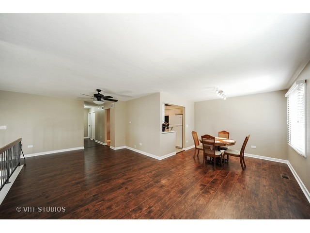 1436 Chippewa Trl, Wheeling, IL 60090 photo 2