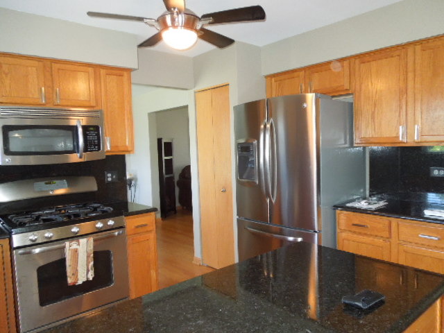 2205 Wesmere Lakes Dr, Plainfield, IL 60586 photo 5